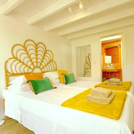 Small - Flaminga's Place