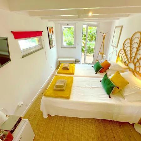 Small - Flaminga's Place *