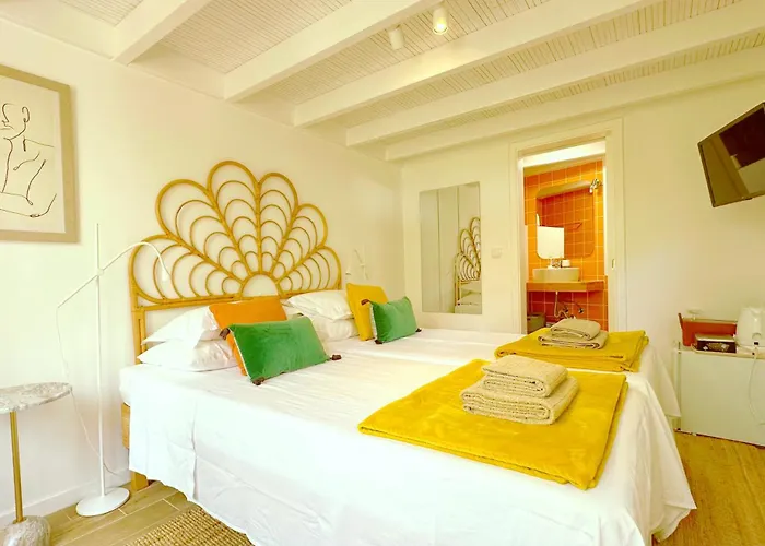 Small - Flaminga's Place